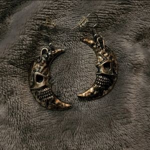 "donating soon"moon earring